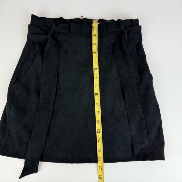 Abercrombie Women’s Faux Suede‎ Black Mini Skirt with Belt Size XS - Picture 7 of 10